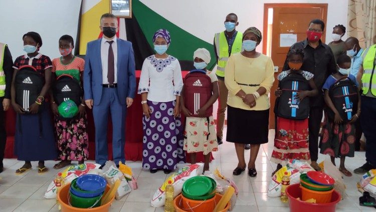 Associação "Ilhas da Paz" com os deslocados da guerra em Cabo Delgado