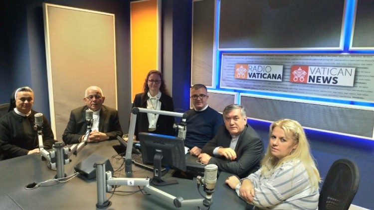 Radio Watykańskie: nowe programy dla Rosji i Ukrainy na falach krótkich