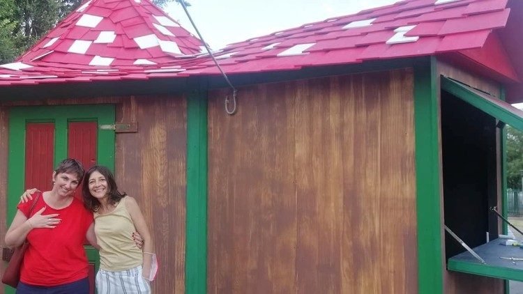 Il CineMarmocchi in costruzione. A destra: Annalista Plazzotta 