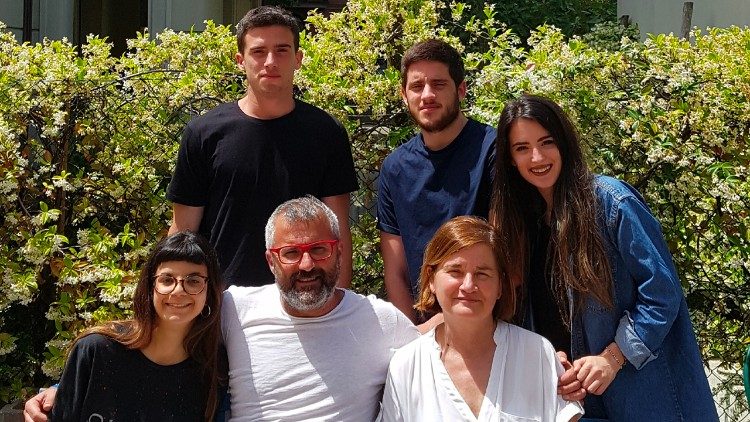 Stefano Vitali insieme alla sua famiglia