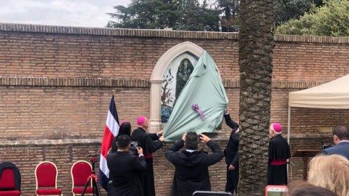 La “Negrita de los Ángeles” de Costa Rica en los Jardines Vaticanos