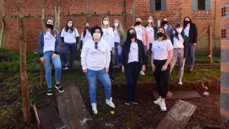 Le groupe "Architecture pour ceux qui en ont le plus besoin", à Passo Fundo au Brésil 