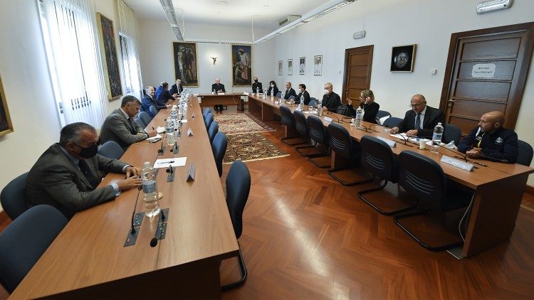 Un momento della cerimonia con la dirigenza Uci al Pontificio Consiglio della Cultura