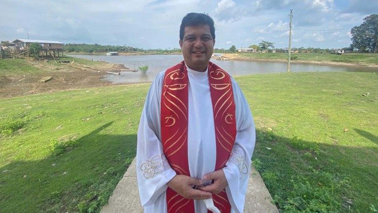 O padre Ivonei Adriani Burtia