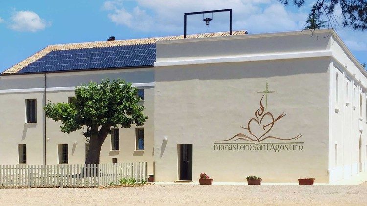 Fachada do Mosteiro de Santo Agostinho em Rossano