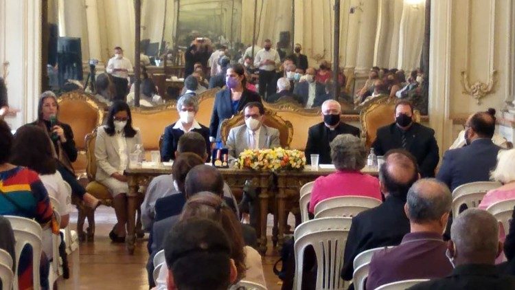 Irmãs Paulinas recebem a Medalha Pedro Ernesto 