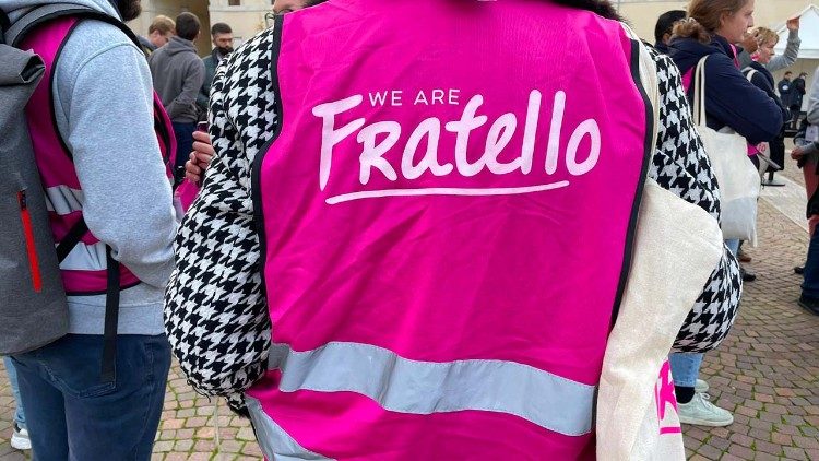 Ein Helfer der Initiative Fratello, der in Assisi den Papst traf