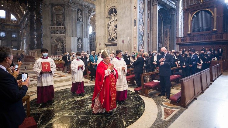 La Messa di apertura