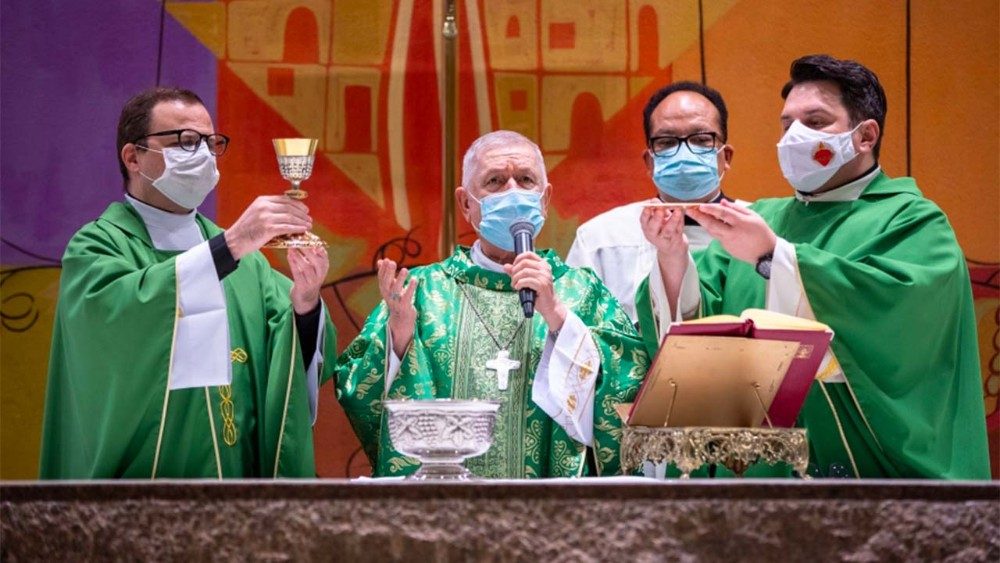 Dom Luiz Antônio Guedes presidiu a celebração que foi concelebrada pelo padre Rodolfo e os padres Sandro Ely de Oliveira, pároco da Catedral e o padre Rodrigo Antônio da Silva, vigário  (photo: Andrea Rodrigues | Marcus Simi | Gutierrez Jesus)