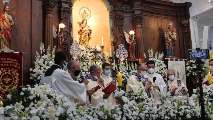 Devoção a Nossa Senhora do Amor Divino 