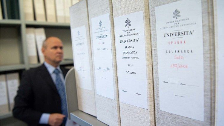 Archivos sobre la Universidad de Salamanca - España