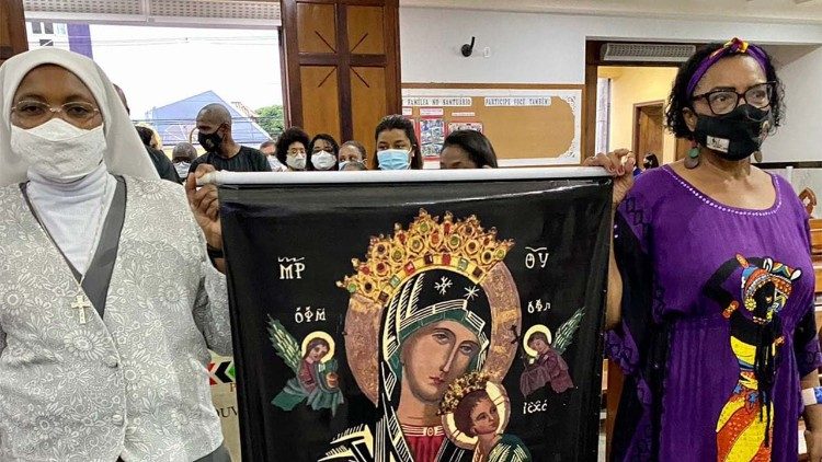 Santa Missa no Santuário de Nossa Senhora do Perpétuo 