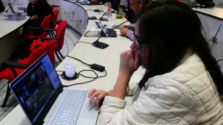 Momentos de trabajos de Asamblea eclesial 