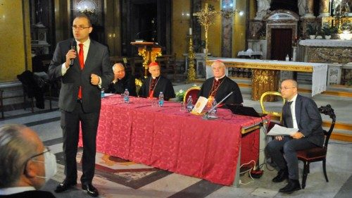 Presentato il libro sul Catechismo commentato da 23 cardinali