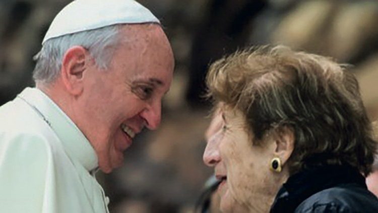 2021.11.30 Carmen Hernandez, Carmen con Papa Francesco