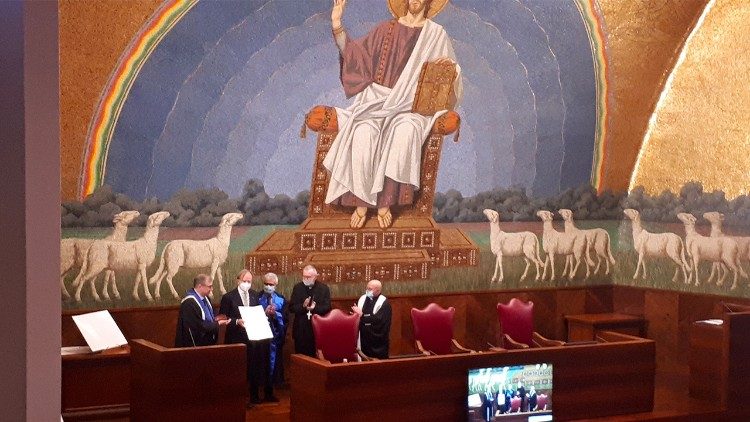 Premio al embajador Sebastiani en la Universidad Pontificia Lateranense