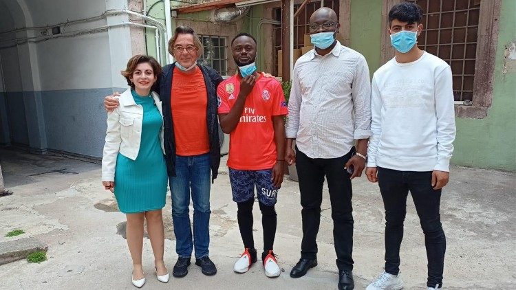 Mit Geflüchteten aus Afrika und einer griechischen Mitstreiterin