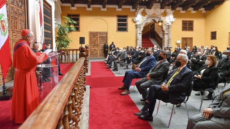 El Cardenal Pedro Barreto en el Palacio de Torre Tagle, sede del Ministerio de Relaciones Exteriores del Perú