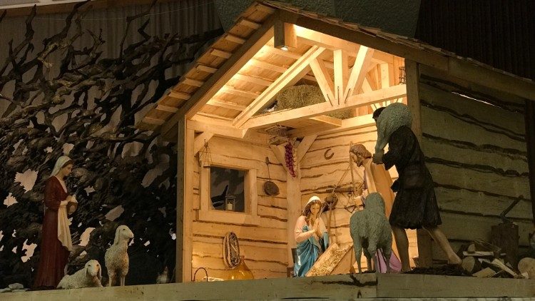 Il presepe montato in Aula Paolo VI
