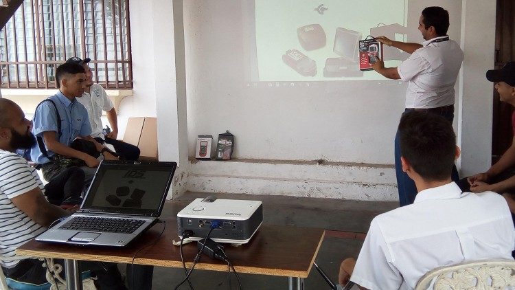 ONG Trabajo y persona del Venezuela. Curso de mecánica automotriz apoyado por la empresa privada