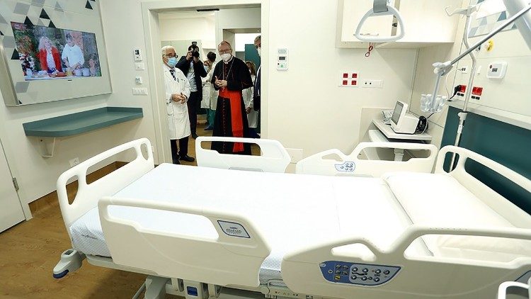 Il cardinale Parolin visita la nuova Geriatria Sub Intensiva