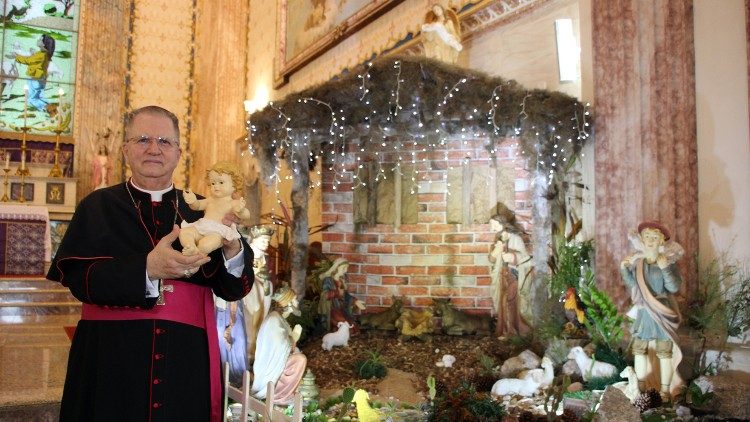 Dom Fernando Rifan revela a alegria que nasceu da manjedoura com o nascimento do Menino Deus