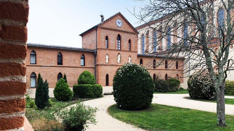 L'abbaye Notre-Dame-du-Désert après le départ des moines.
