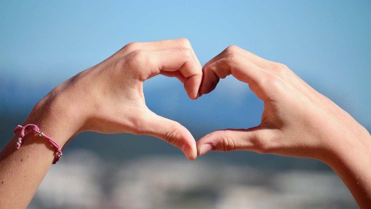 "Nel dono di sé, nell'uscire da se stessi, si ha la vera gioia" (Papa Francesco)