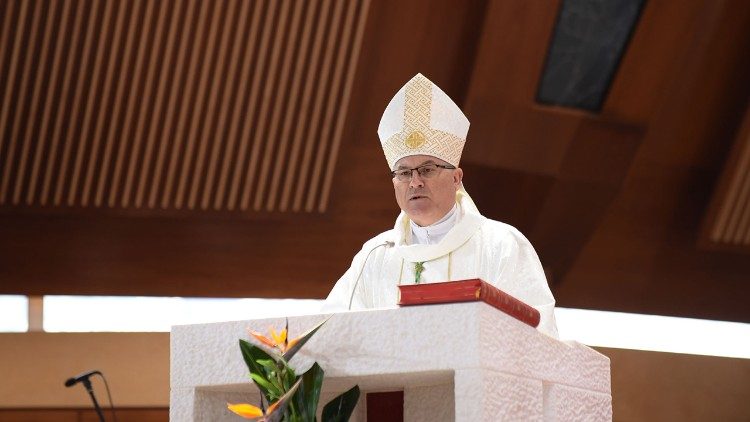 Porečki i pulski biskup mons. Ivan Štironja (arhivska snimka)