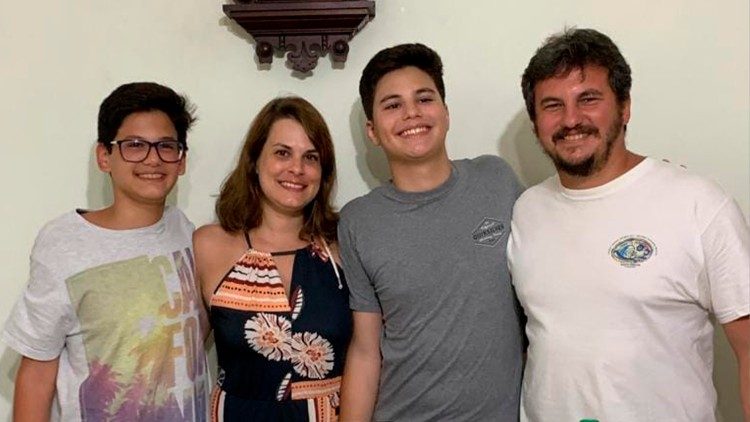 Maurício com os filhos