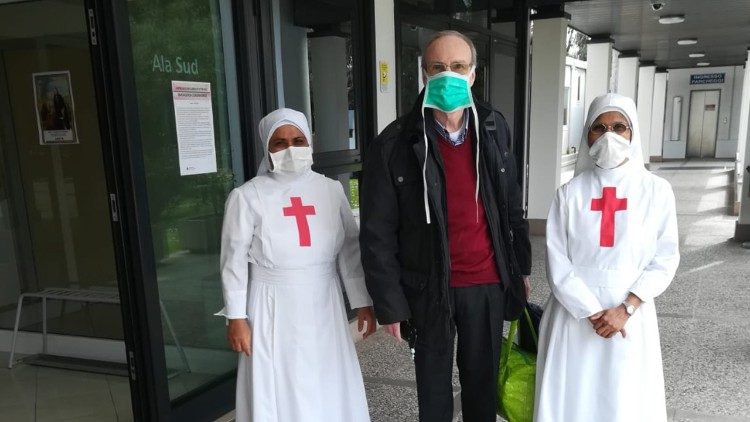 Suor Lancy con il Direttore Sanitario del San Camillo di Treviso