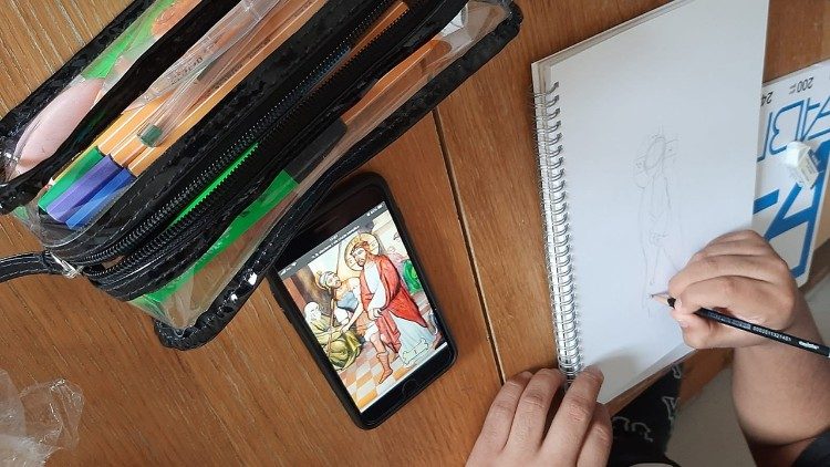 Al lavoro per disegnare la Via Crucis del Papa
