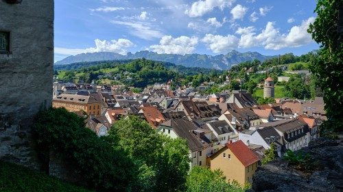 Ö: Zugang von Frauen zu Weiheämtern öffnen