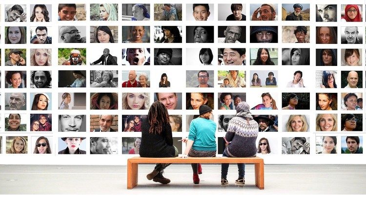 Il mondo è un'opera composita. Un universo di culture, volti, voci