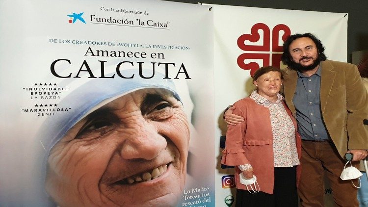 El Director del film, José María Zavala y una de las protagonistas, Rosario Dueñas