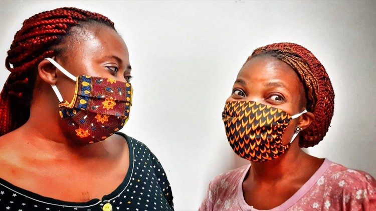 Mujeres migrantes acogidas por el Servicio jesuita para los refugiados (foto Centro Astalli)