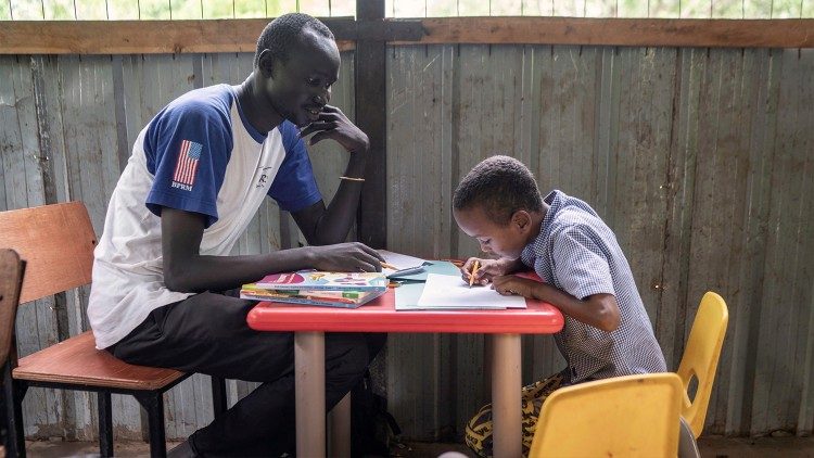 Rifugiati a scuola in tempo di pandemia. Foto Fredrik Lerneryd, Jesuit Refugee Service
