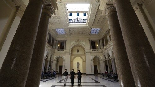 Gregoriana, 33 diplomati in lotta agli abusi. Zollner: segno dell'impegno della Chiesa