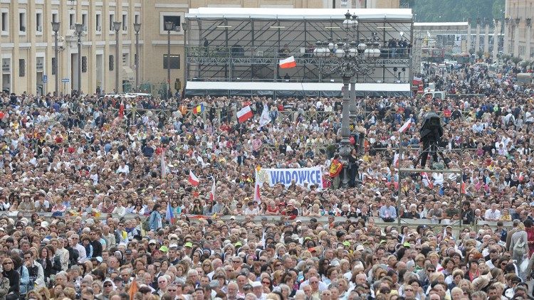 I pellegrini venuti da tutto il mondo per la beatificazione di Giovanni Paolo II