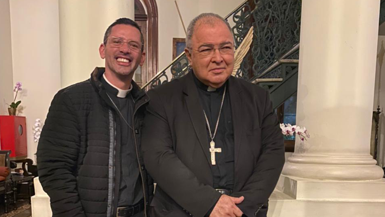 Frei Ramon com dom Orani