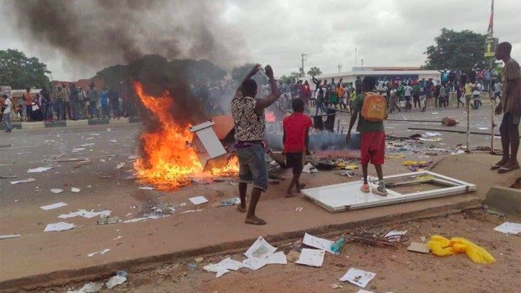 Luanda - Actos de vandalismo 