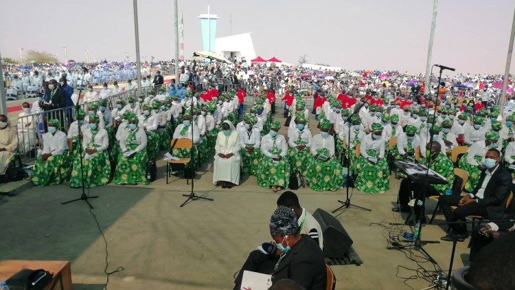 Celebração ao ar livre pela unidade dos Cristãos, em Luanda (Angola)
