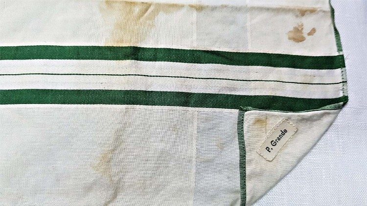 El pañuelo donde aparece el nombre de Rutilio Grande