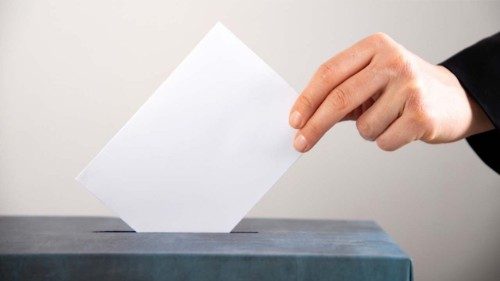 México. Obispos: no a reformas que comprometan fortaleza de instituciones democráticas