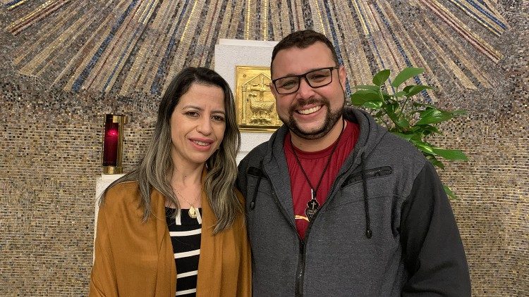 Os catequistas brasileiros Regina de Sousa Silva e Wanderson Saavedra Correia