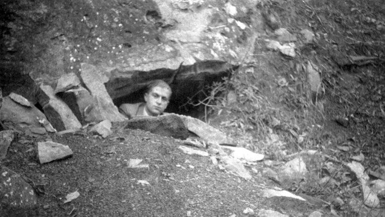 Pier Paolo Ottolenghi nel nascondiglio creato dalla famiglia Gianaroli