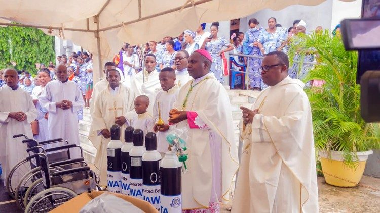 Imani tendaji inamwilishwa katika huduma kwa maskini na wahitaji zaidi