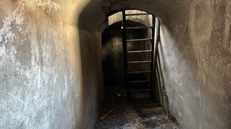 A passagem para o esconderijo sobre o campanário da igreja