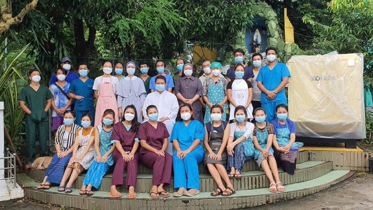 Volunteers of the Covid-19 facility of the Church of Epiphany, Yangon.