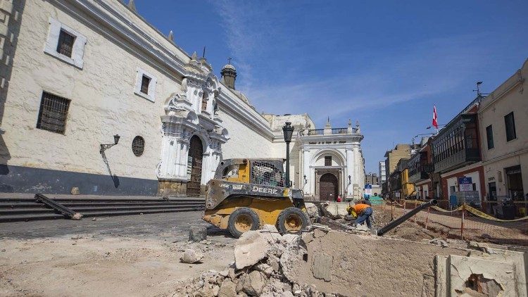 Muro del convento San Francisco destruido 